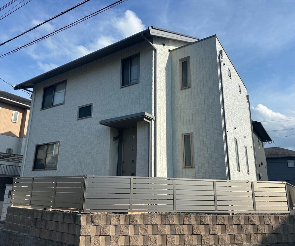 <p>屋根、外壁共に満足する仕上がりです</p>
